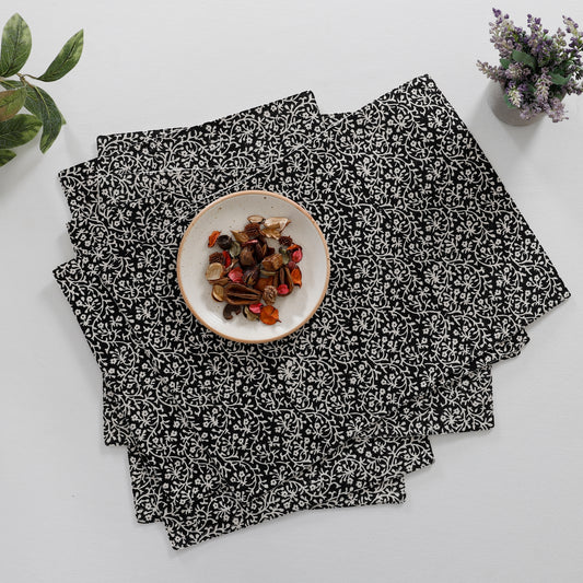 A touch of rustic charm: This woven placemat, crafted from natural cotton, brings a hint of organic texture and earthy tones to your dining table.
