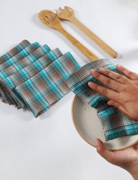 Set of 6 – 12″x12″ blue checks napkin